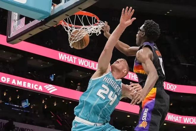 滕哈赫已被 滕哈赫已被